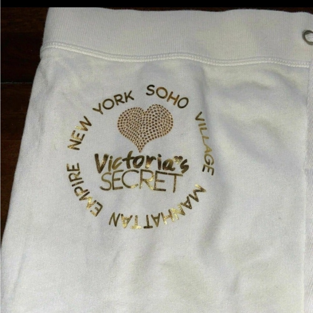 VS PINK SWEAT CAPRIS